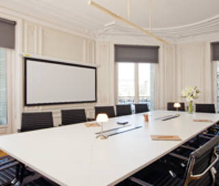 Bureau privé 21 m² 5 postes Location bureau Rue de Stockholm Paris 75008 - photo 1